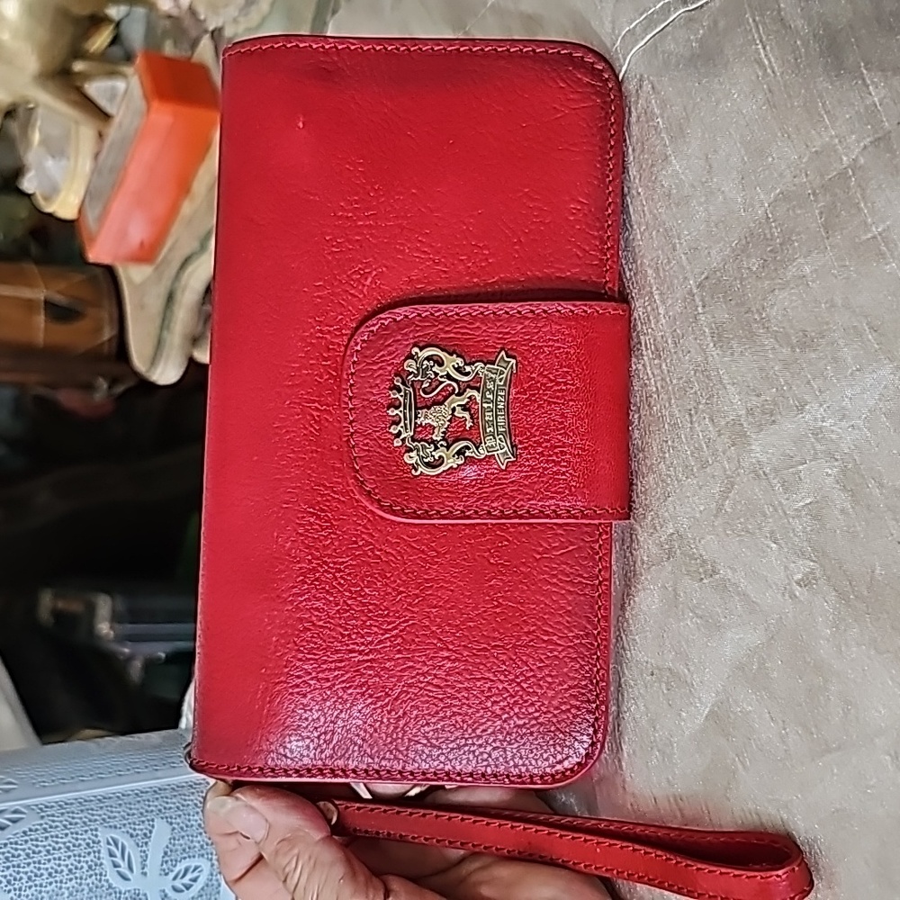 Bag (wristlet)